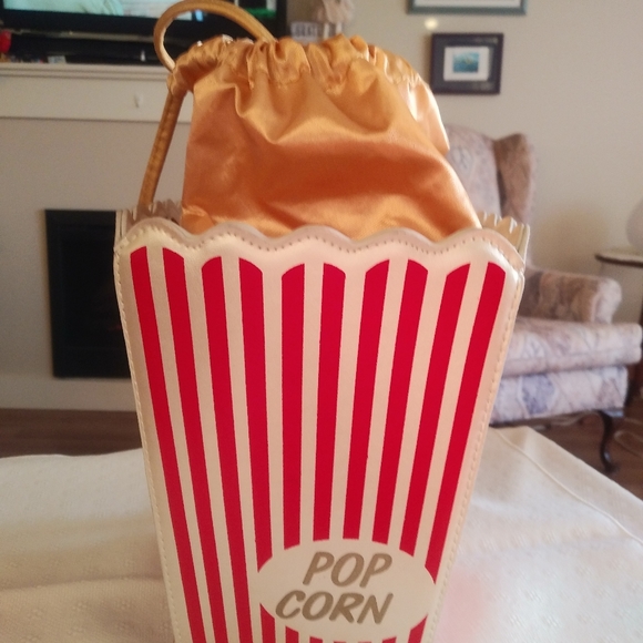 Popcorn Purse - Picture 1 of 3